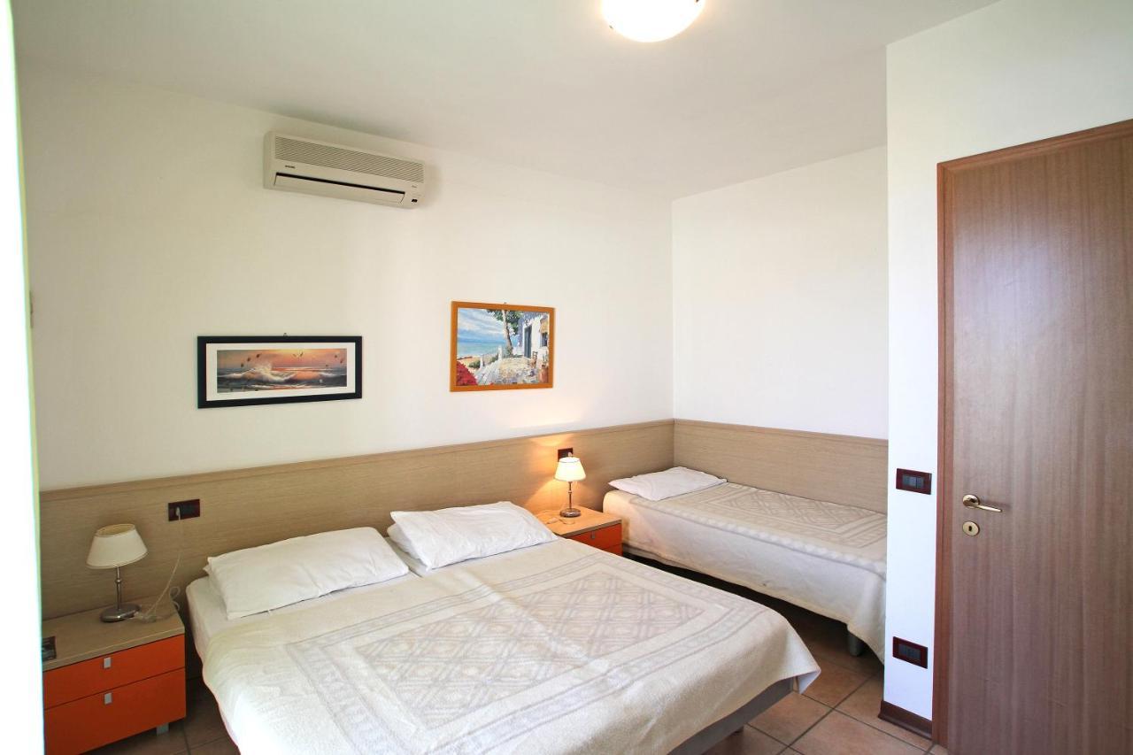 Altanea Apartments Con Piscina Caorle Exterior foto