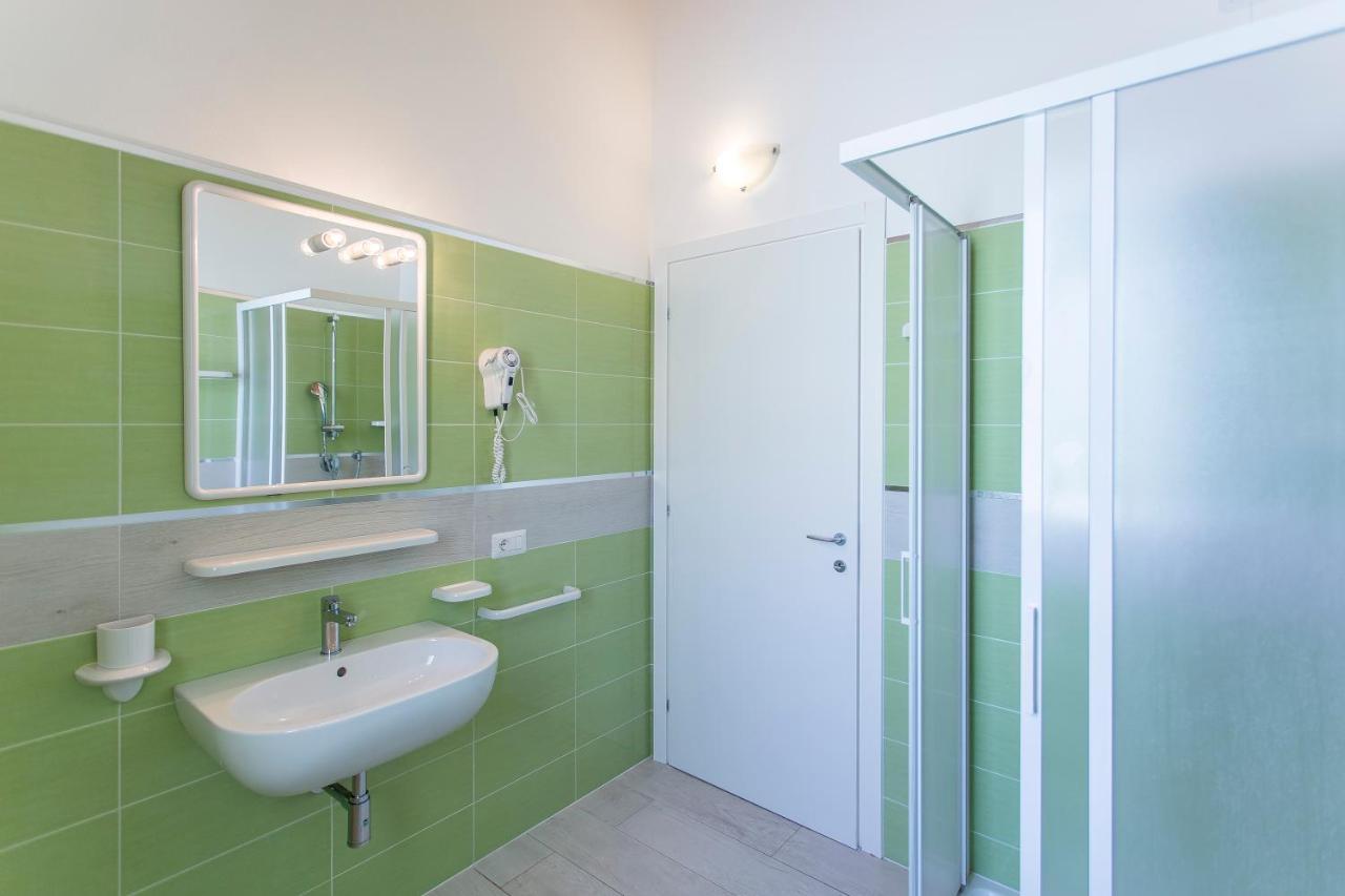 Altanea Apartments Con Piscina Caorle Exterior foto