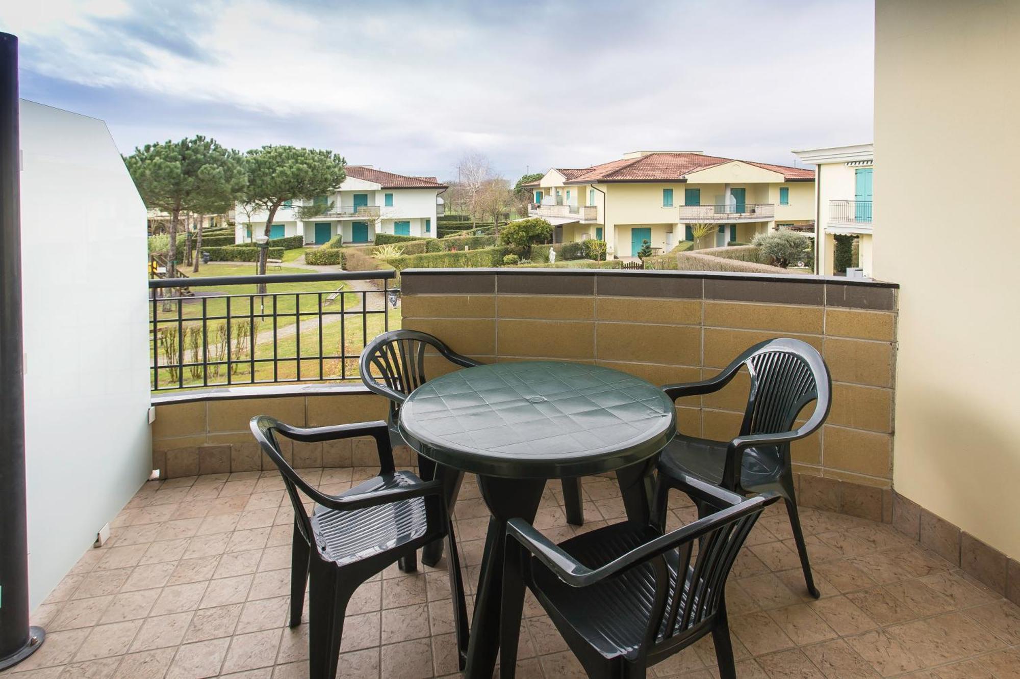 Altanea Apartments Con Piscina Caorle Exterior foto